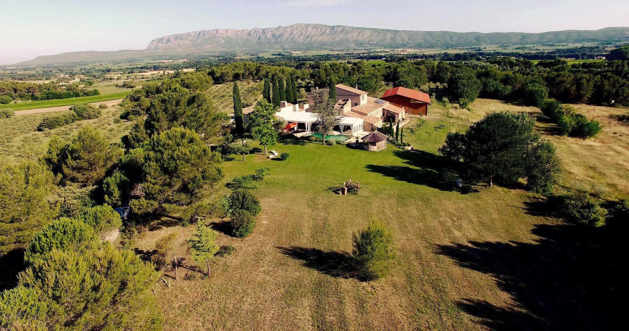 Domaine De La Pomme Hotell Trets Exteriör bild